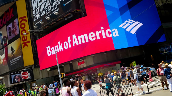 Уоррен Баффет скупает акции Bank of America